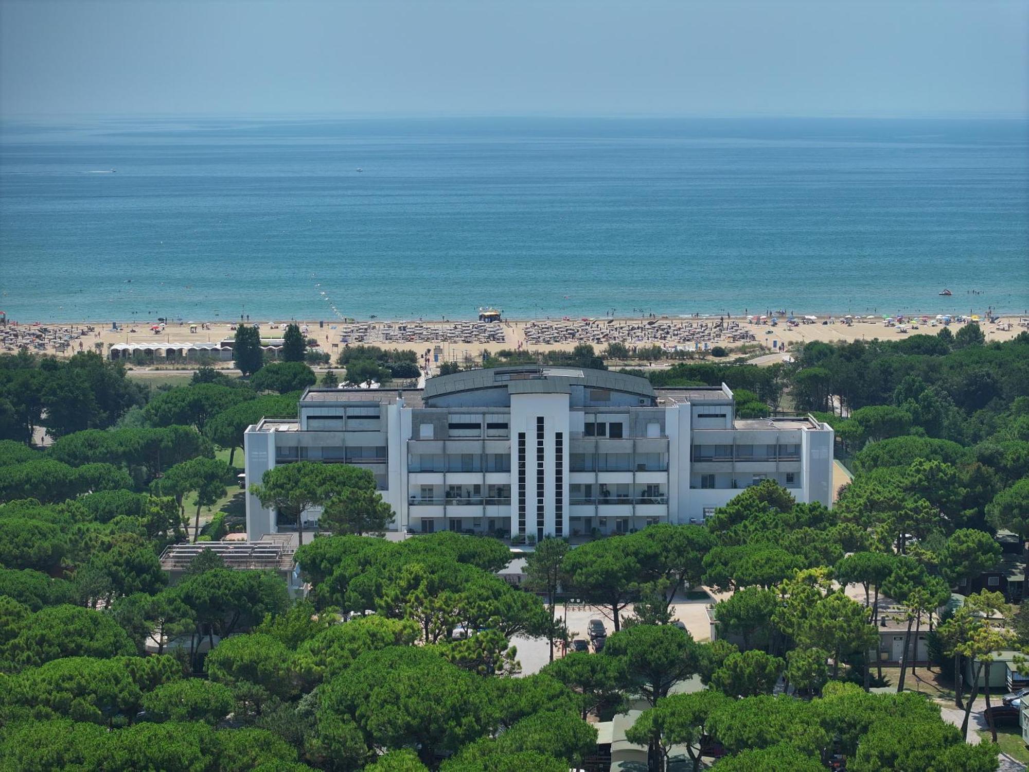 Il Tridente Hotel Bibione Exterior photo