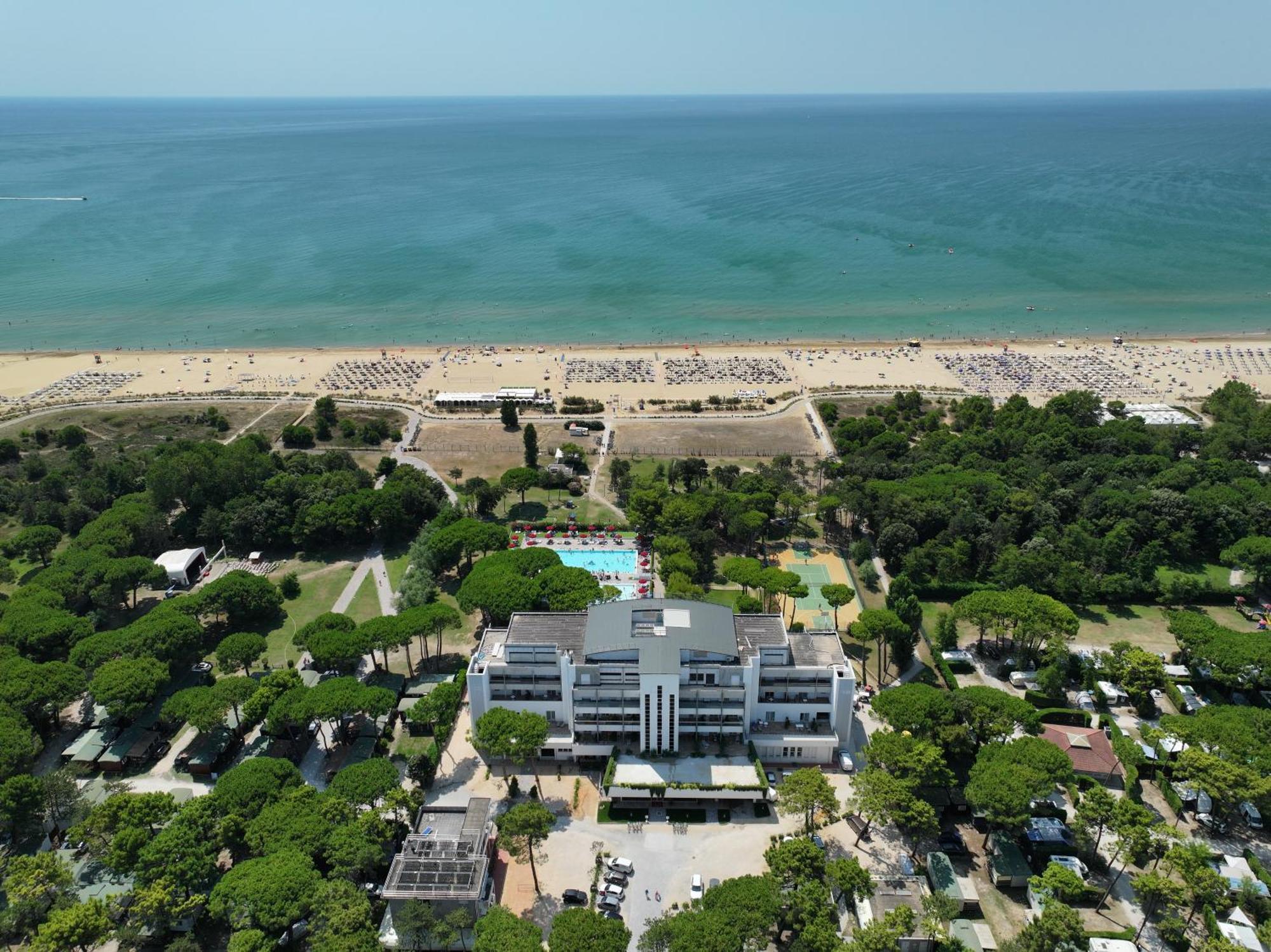 Il Tridente Hotel Bibione Exterior photo