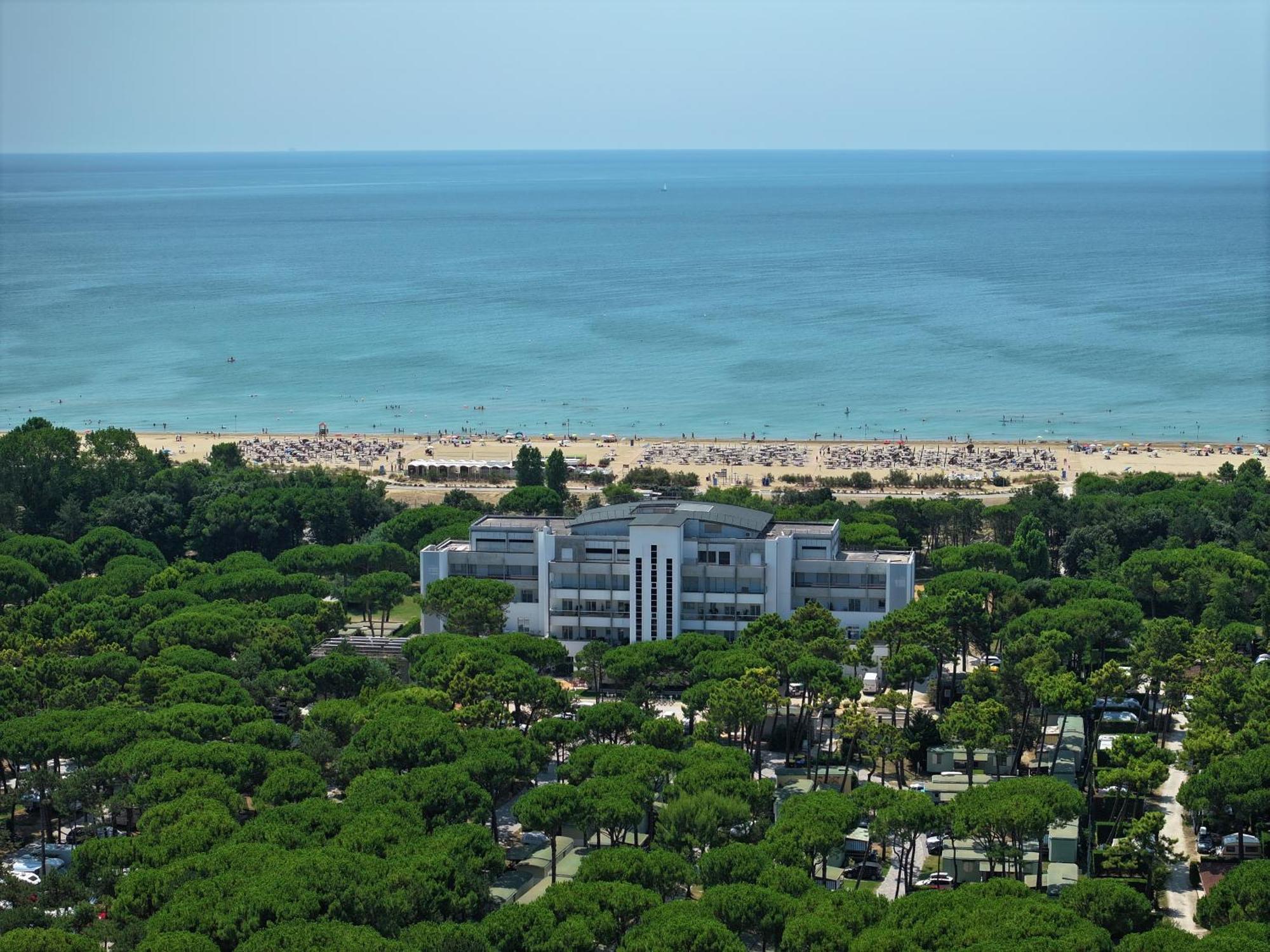 Il Tridente Hotel Bibione Exterior photo
