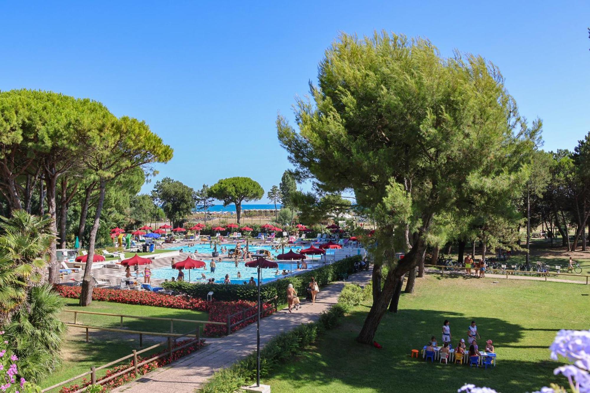 Il Tridente Hotel Bibione Exterior photo